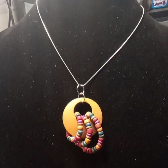 Repurposed necklace - Picture 1 of 4